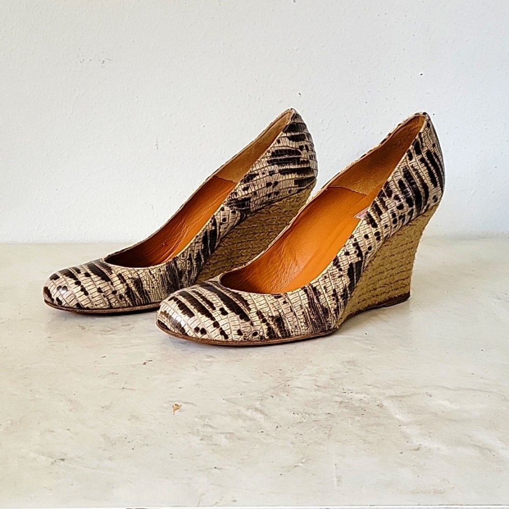 100% Authentic Lanvin Paris brown beige snake skin animal print wedges 38